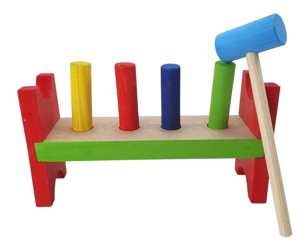 Brinquedo educativo bate pinos de madeira colorido estilo Montessori para coordenação motora infantil